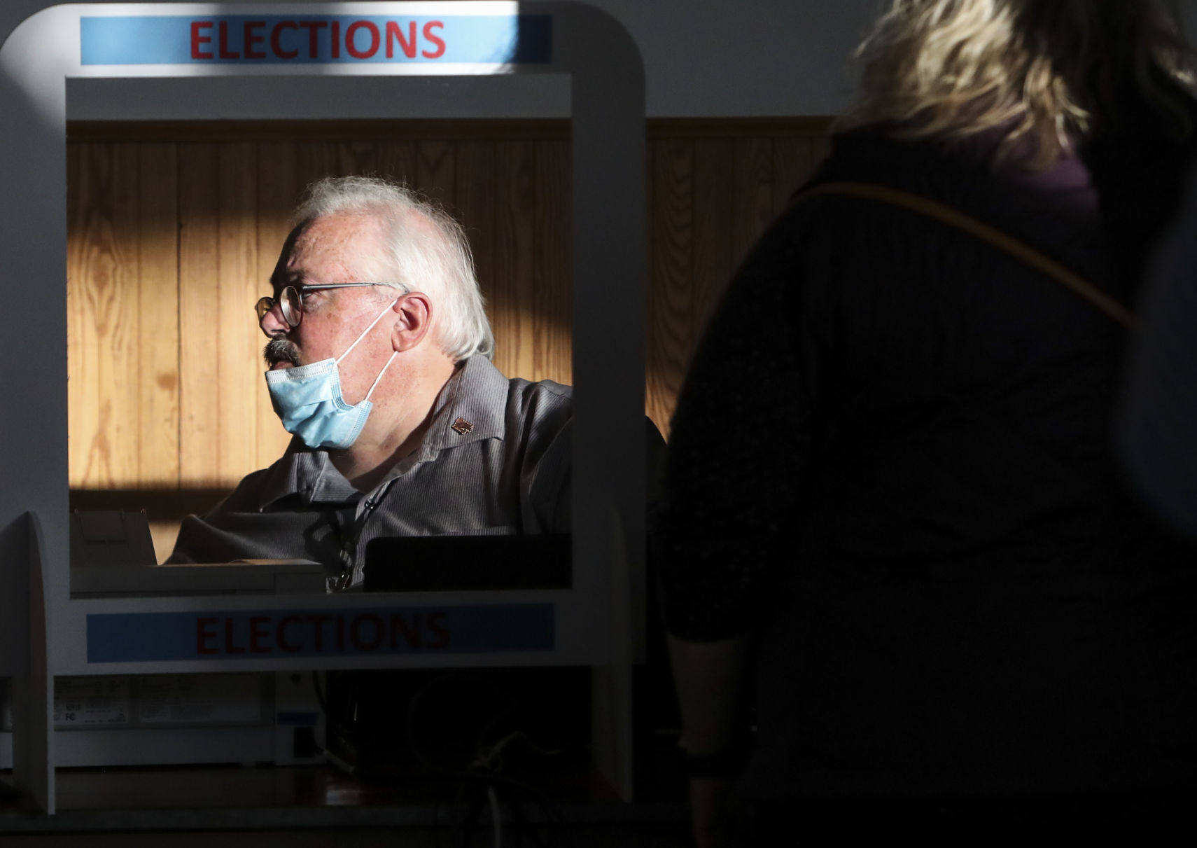 110320-qct-voting-jg-37.JPG